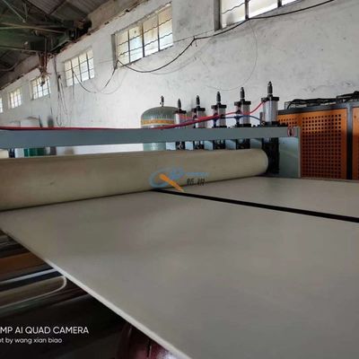 380V 18 मिमी निर्माण प्लास्टिक बोर्ड बनाने की मशीन