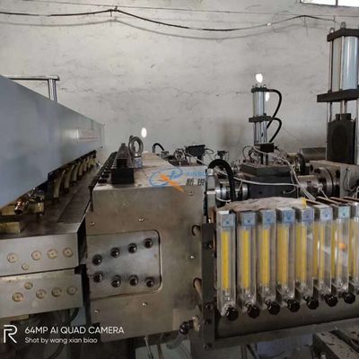 380V 18 मिमी निर्माण प्लास्टिक बोर्ड बनाने की मशीन
